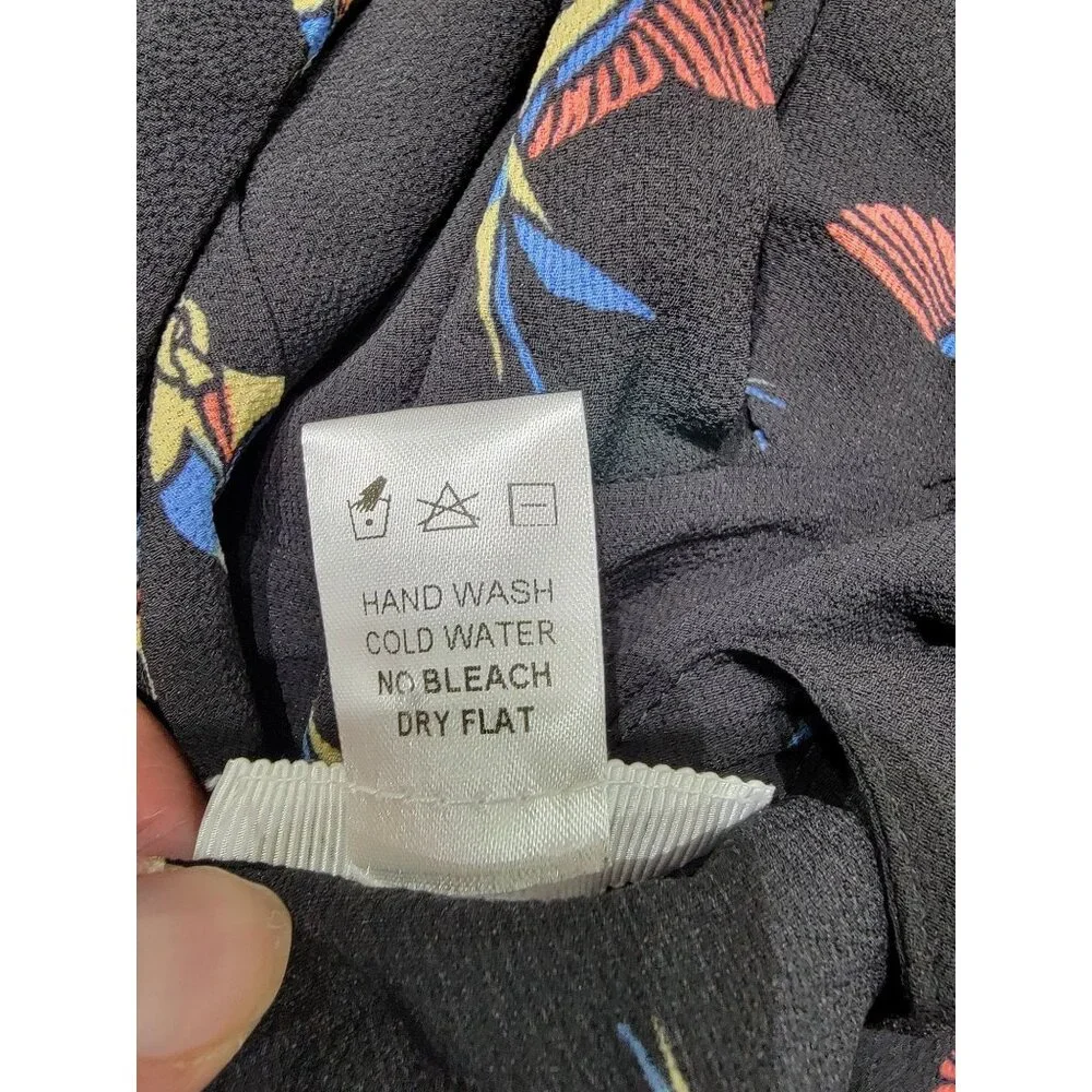 Black Button-Up Blouse With Parrot Print & 3/4 Sleeves - Miley + Molly - Size M - Picture 4 of 4